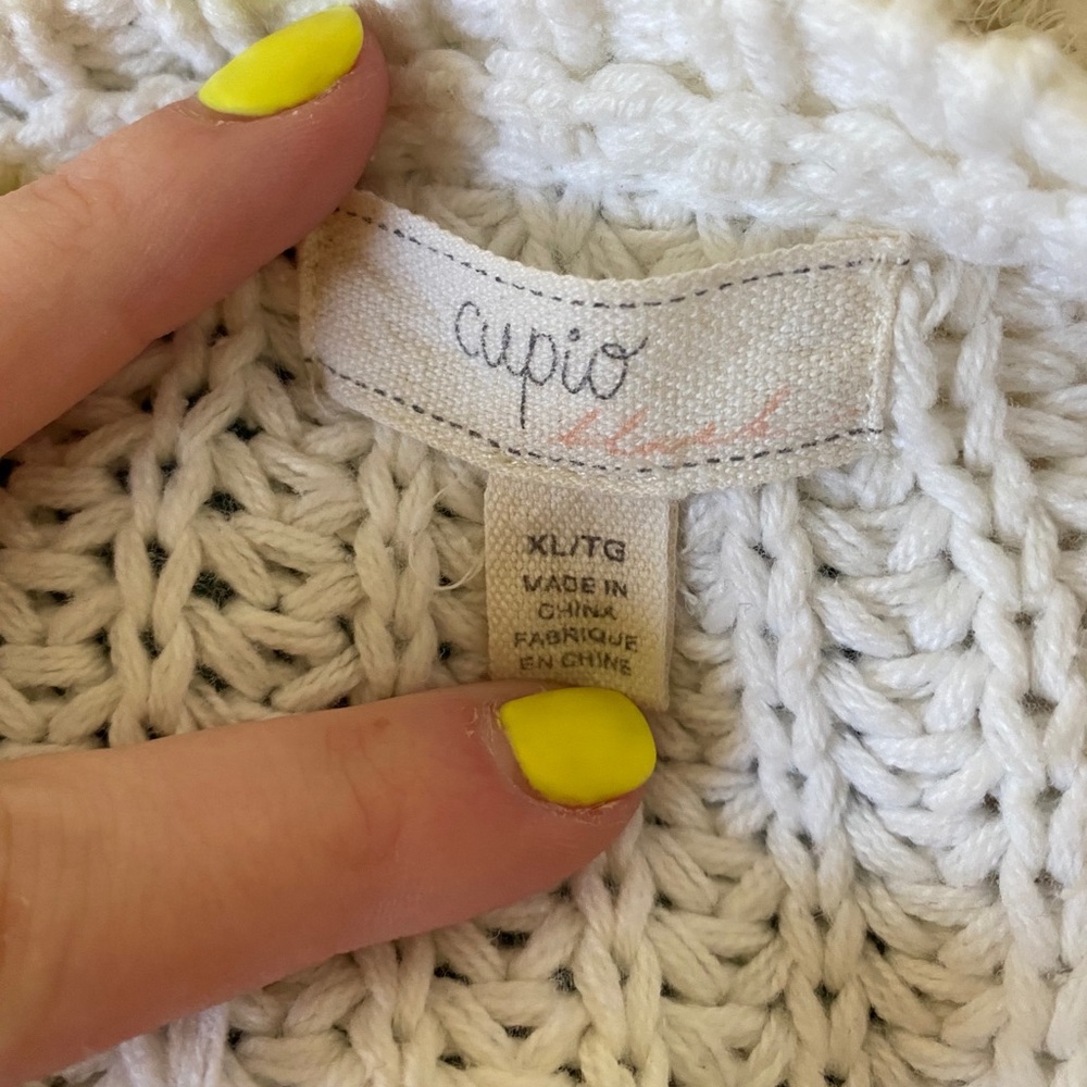 Sweater - Picture 5 of 5